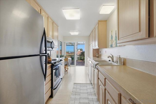 6733 Hyacinth, Carlsbad, CA 92011