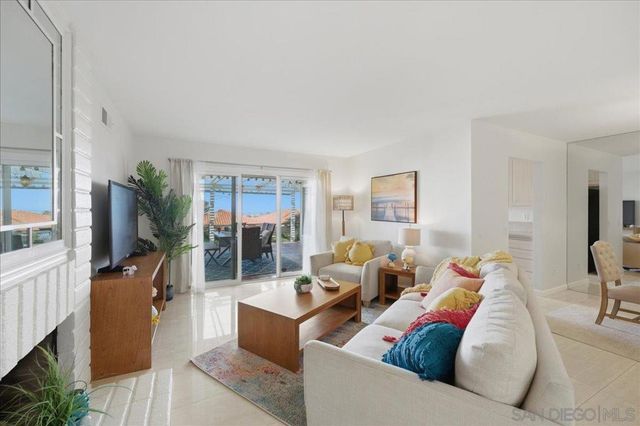 6733 Hyacinth, Carlsbad, CA 92011