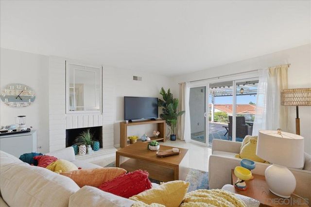 6733 Hyacinth, Carlsbad, CA 92011