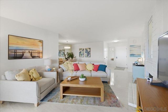 6733 Hyacinth, Carlsbad, CA 92011