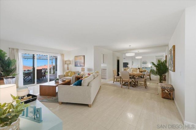 6733 Hyacinth, Carlsbad, CA 92011