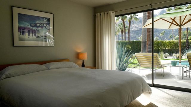 547 Camino Del Sur, Palm Springs, CA 92262