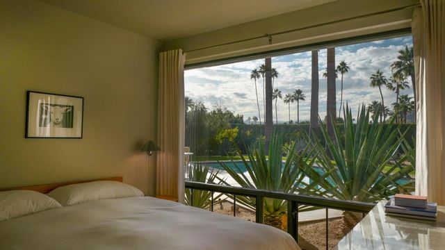 547 Camino Del Sur, Palm Springs, CA 92262