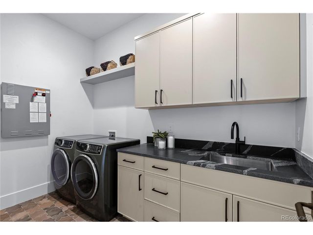 2783 Hawk Point Ct, Castle Rock, CO 80104