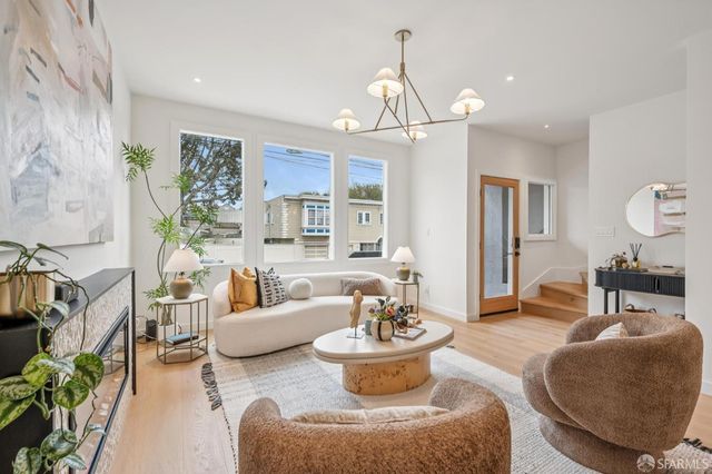 382 Lisbon Street, San Francisco, CA 94112