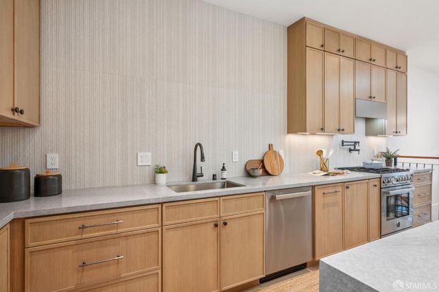 382 Lisbon Street, San Francisco, CA 94112