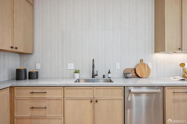 382 Lisbon Street, San Francisco, CA 94112