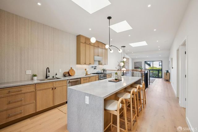 382 Lisbon Street, San Francisco, CA 94112