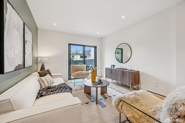 382 Lisbon Street, San Francisco, CA 94112