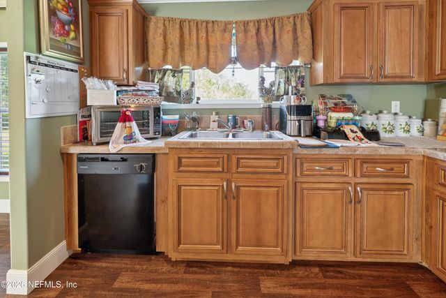 9874 CEDAR CREEK FARMS Road, Glen St. Mary, FL 32040