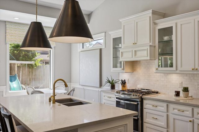 1547 Cheshire Lane, Houston, TX 77018