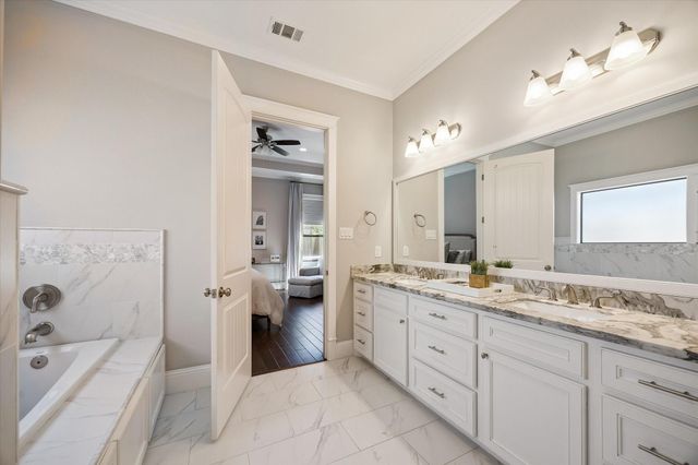 1547 Cheshire Lane, Houston, TX 77018