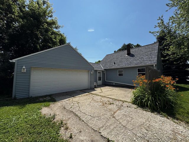 826 Lakeview AVENUE, South Milwaukee, WI 53172