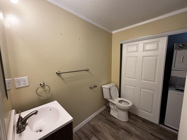 826 Lakeview AVENUE, South Milwaukee, WI 53172