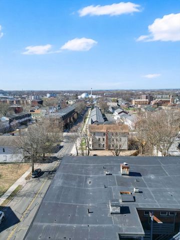 120-122 Central St, Springfield, MA 01105