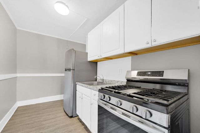 120-122 Central St, Springfield, MA 01105