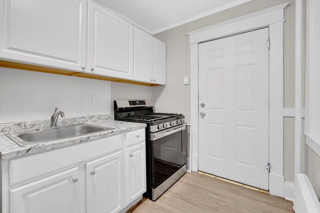 120-122 Central St, Springfield, MA 01105