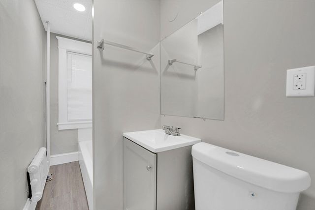120-122 Central St, Springfield, MA 01105