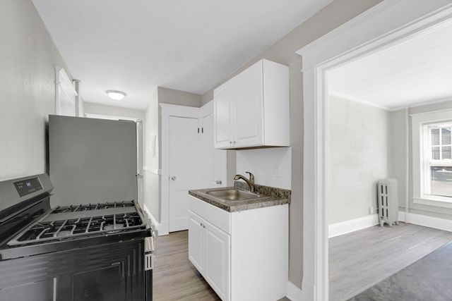 120-122 Central St, Springfield, MA 01105