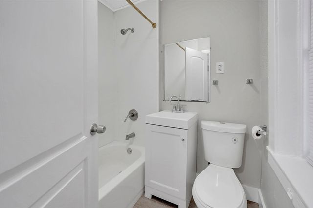 120-122 Central St, Springfield, MA 01105