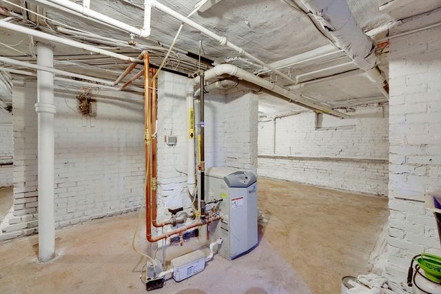 120-122 Central St, Springfield, MA 01105