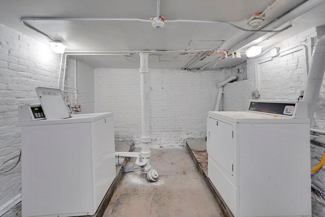120-122 Central St, Springfield, MA 01105