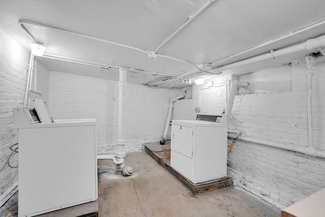 120-122 Central St, Springfield, MA 01105