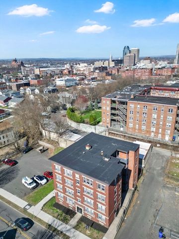120-122 Central St, Springfield, MA 01105