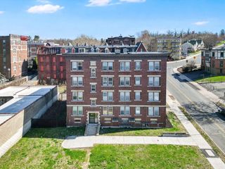 120-122 Central St, Springfield, MA 01105