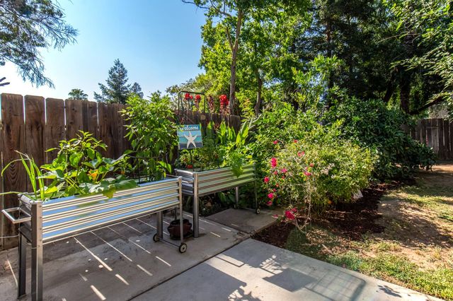 4649 W Saginaw Way, Fresno, CA 93722