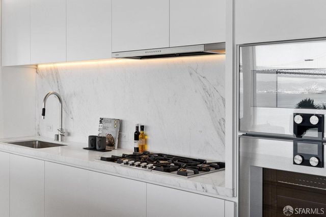 1 Steuart Lane 801, San Francisco, CA 94105