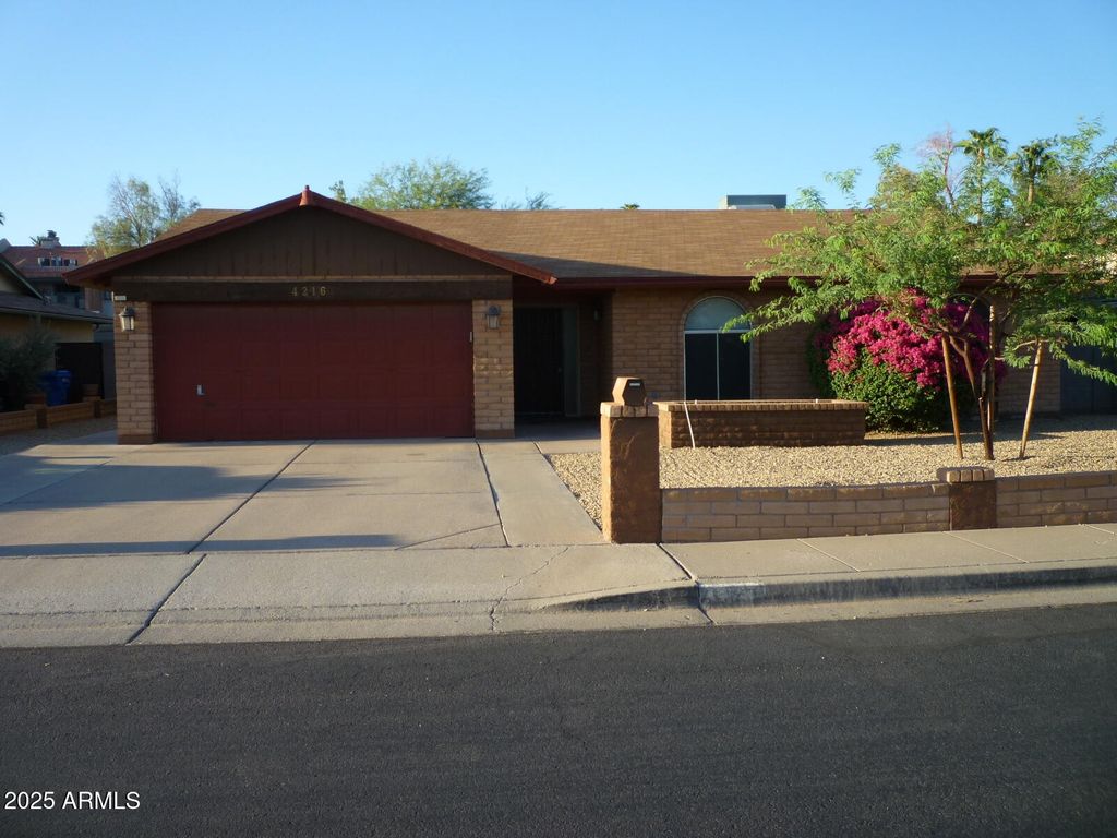 Image 1 of property listing at 4216 W WILLOW Avenue, Phoenix, AZ 85029