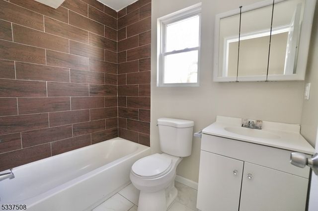 212 N 1St St, Paterson City, NJ 07522