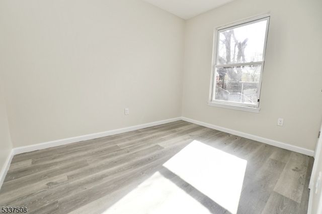 212 N 1St St, Paterson City, NJ 07522