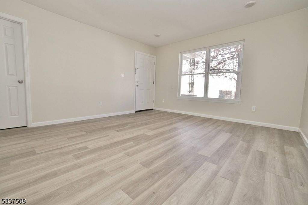 212 N 1St St, Paterson City, NJ 07522 — photo 4