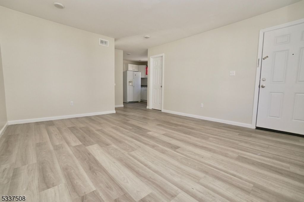 212 N 1St St, Paterson City, NJ 07522 — photo 5