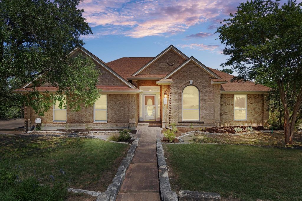 1021 Canyon View RD, Dripping Springs, TX 78620