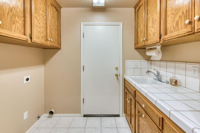 3750 W Vincent Lane, Fresno, CA 93711