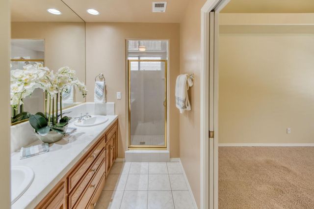 3750 W Vincent Lane, Fresno, CA 93711