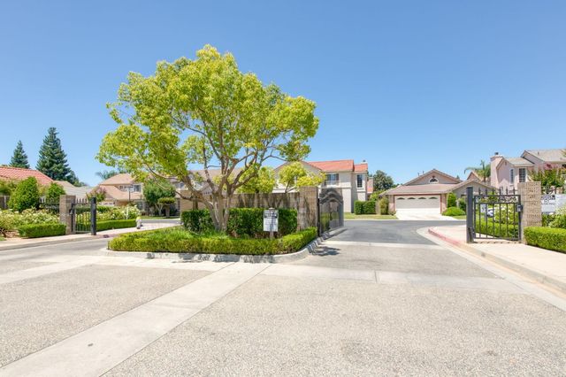 3750 W Vincent Lane, Fresno, CA 93711