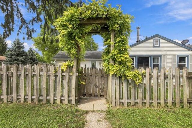 26215 S Wind Lake ROAD, Waterford, WI 53185