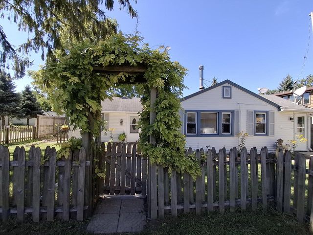 26215 S Wind Lake ROAD, Waterford, WI 53185