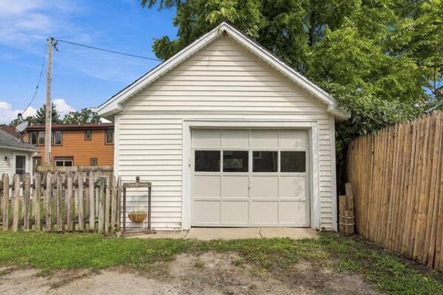 26215 S Wind Lake ROAD, Waterford, WI 53185