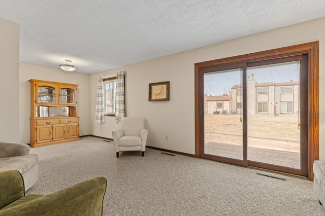 1656 Meadow Circle SE, Rochester, MN 55904