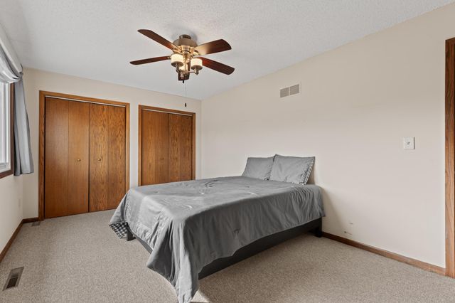 1656 Meadow Circle SE, Rochester, MN 55904