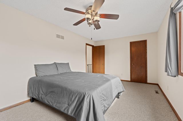 1656 Meadow Circle SE, Rochester, MN 55904