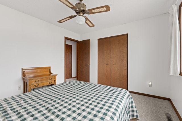 1656 Meadow Circle SE, Rochester, MN 55904