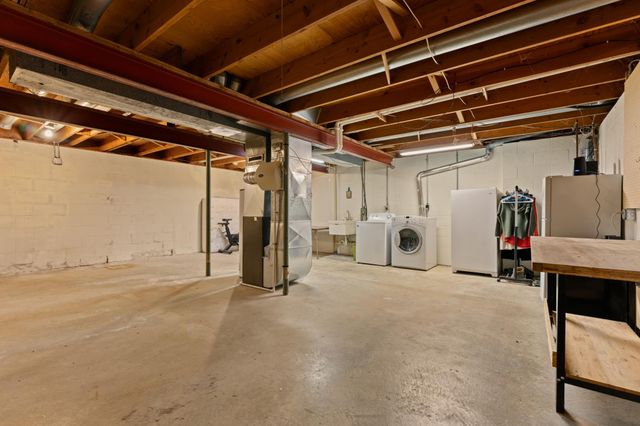 1656 Meadow Circle SE, Rochester, MN 55904