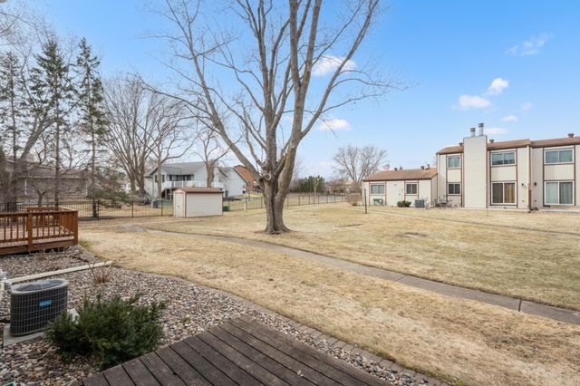 1656 Meadow Circle SE, Rochester, MN 55904