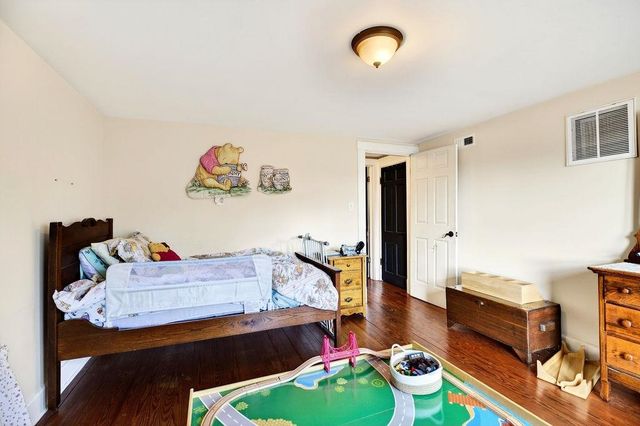 1521 CHURCHVILLE AVE, Staunton, VA 24401